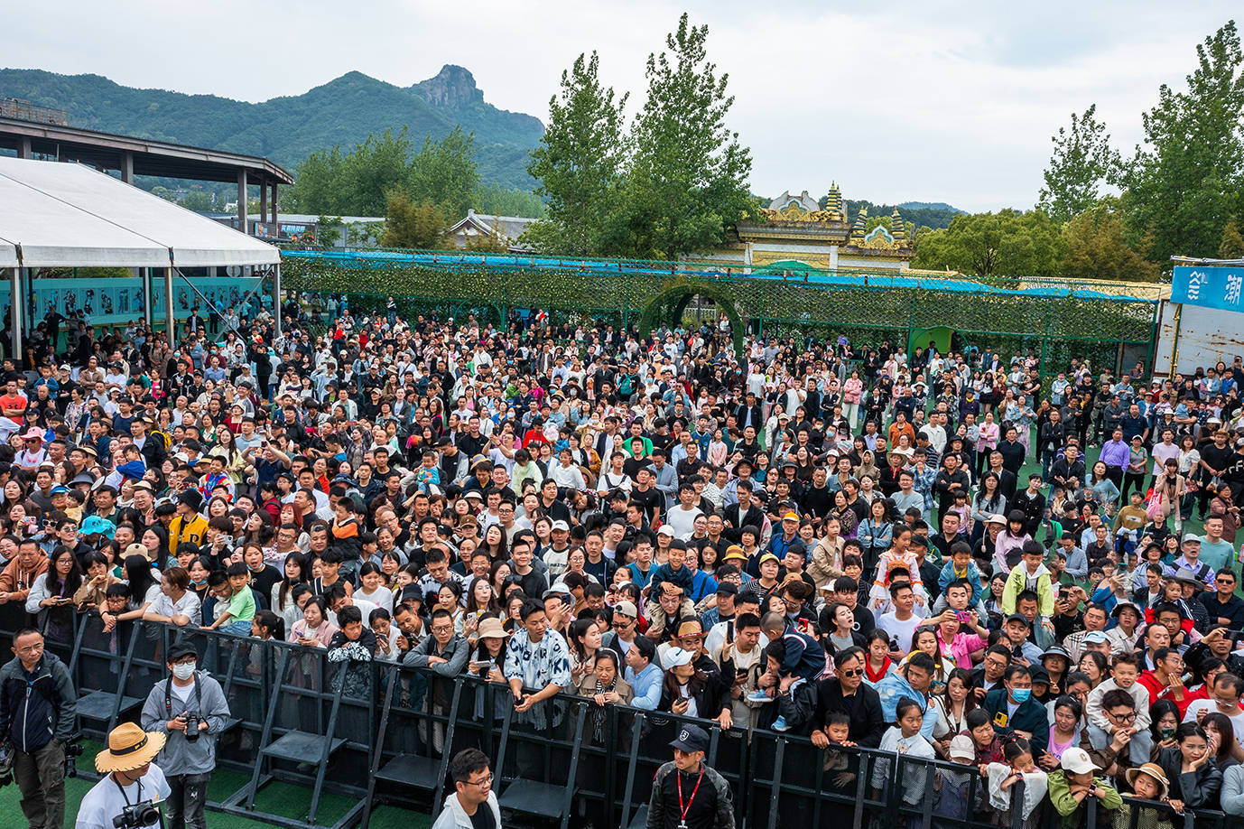 明星影响力真大!宁波一场明星见面会,会场都被挤爆,看看都来了谁