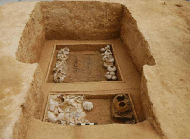 江苏古墓发掘时,发现一罐鸡蛋,专家:小心,谁都别碰