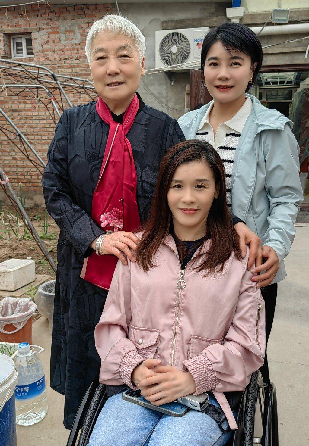 体操世界冠军莫慧兰携手桑兰走进365晨光宝贝之家