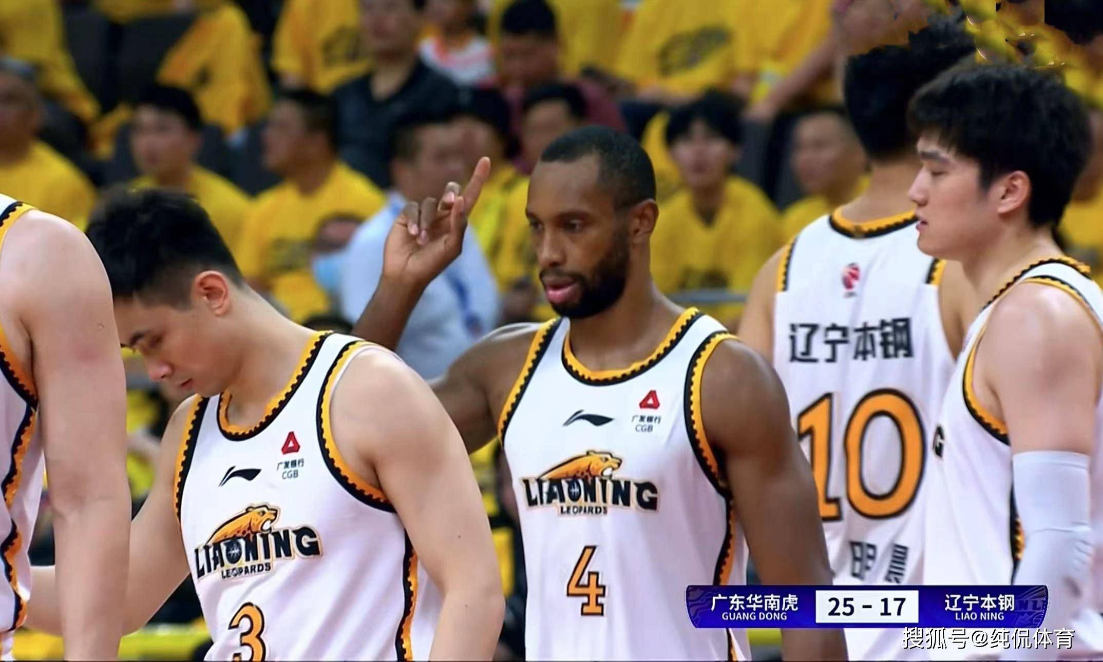 李晓旭伤退成隐患,杨鸣变阵失败_辽宁队_比赛_cba