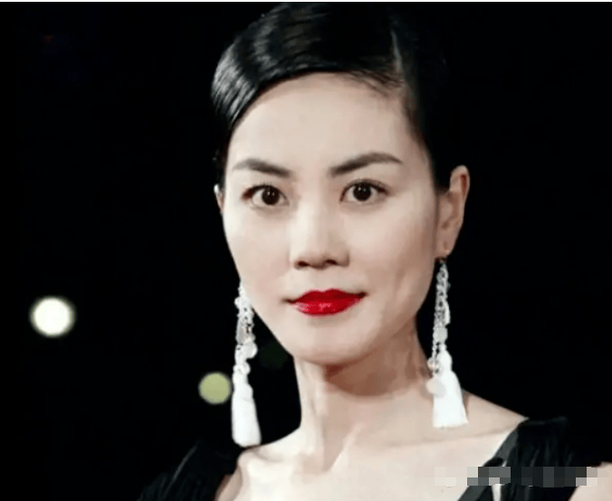 谢霆锋称以后三人互不相欠?接受采访,和王菲张柏芝的感情都已尘埃落定