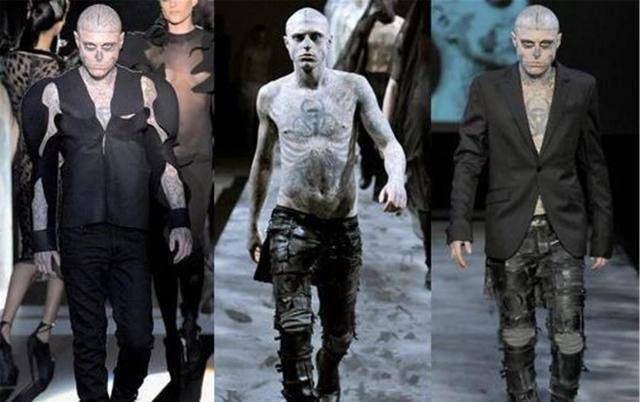 凭借这些纹身,瑞克在2008年的嘉年华狂欢节上,被邀请前去表扬节目.