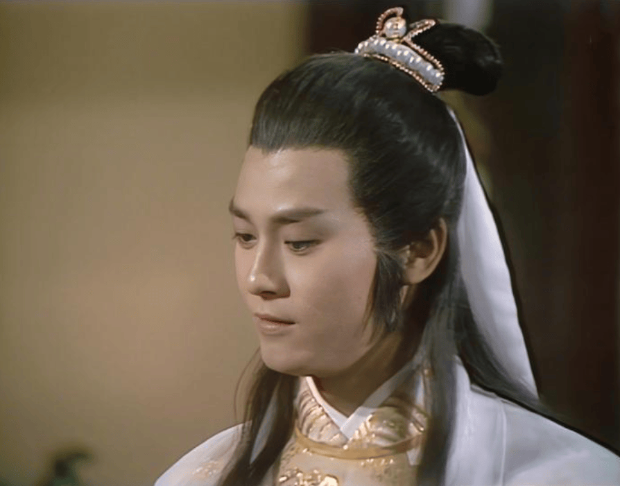 他在《楚留香》中饰演的楚留香,《叶问》中饰演的叶问等角色,无不展现