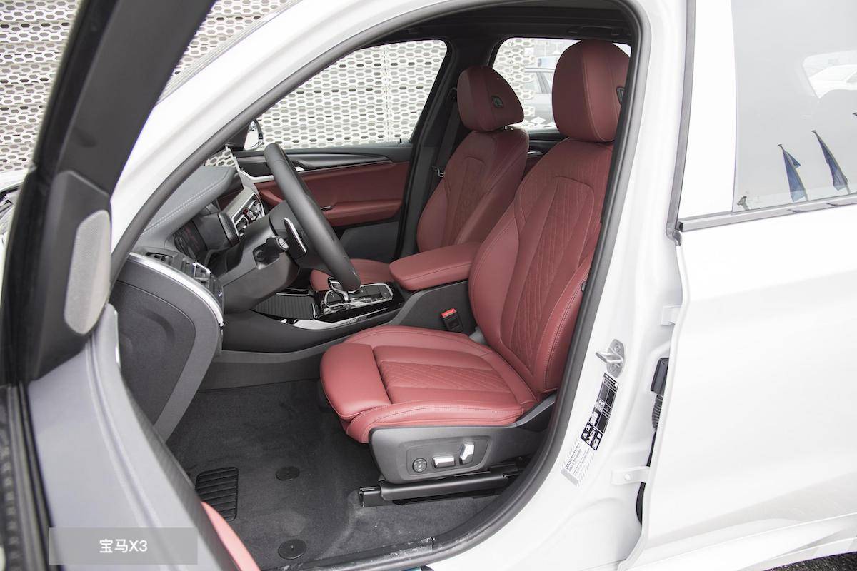 预算40万左右就落地,究竟选顶配奥迪q5l,还是次高配宝马x3?