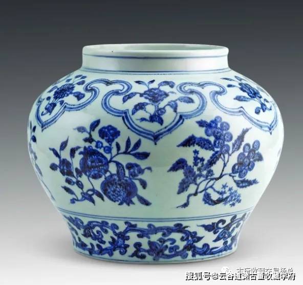 中国青花瓷中影响最深远的,当属明代青花瓷