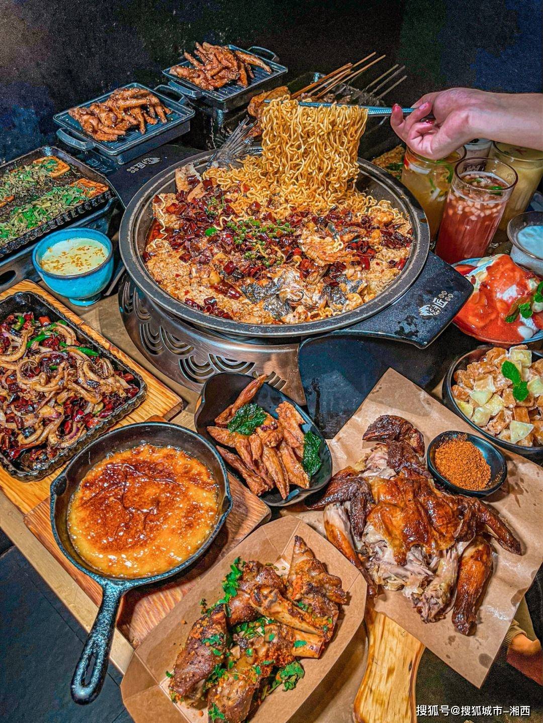 跟团到重庆5天要多少费用,重庆五天吃住每人多少钱,看完就明白_美食街