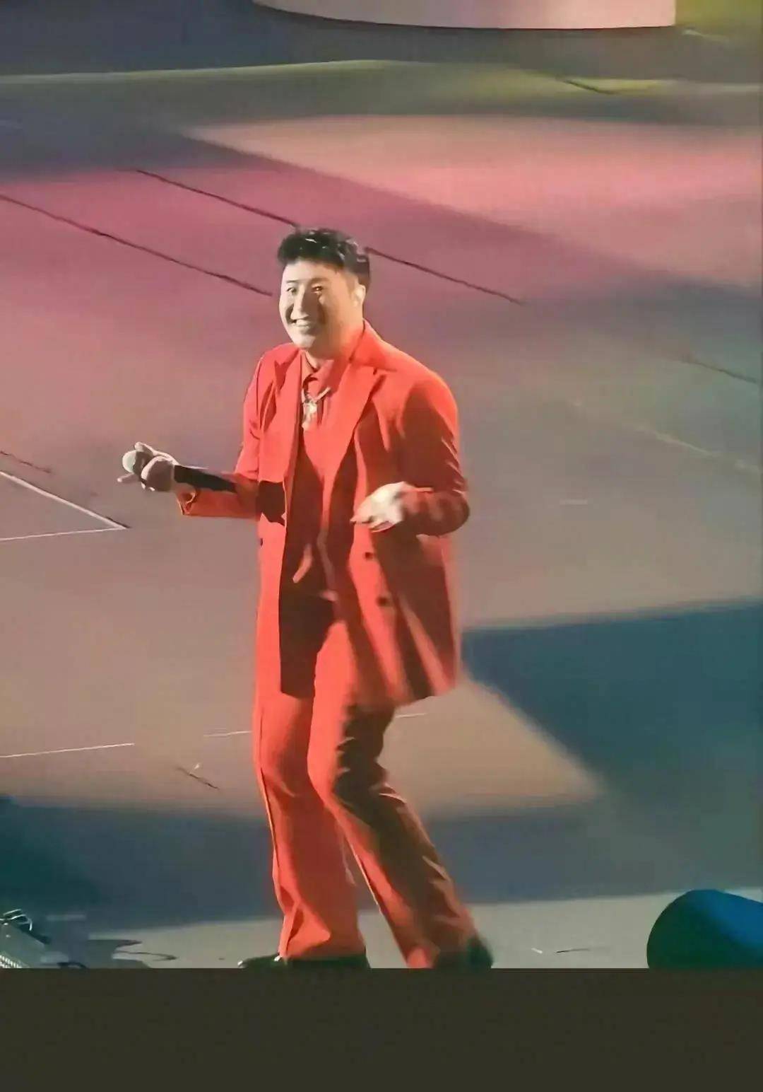 潘帅变小猪佩奇!潘玮柏因爆胖引发争议!圈钱都不能管理好身材?