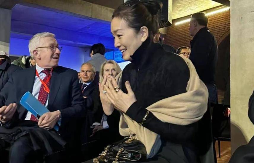 受邀出席法国国宴的巩俐,"野心"全在脸上,早已走上另一条大道