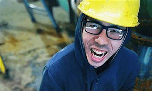 北大学霸张老三:放弃华为百万年薪,去国外当装修工,现发展如何