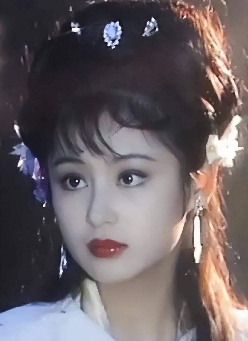 貂蝉被曹操送给关羽后,次日就自尽了,关羽对貂蝉做了什么?