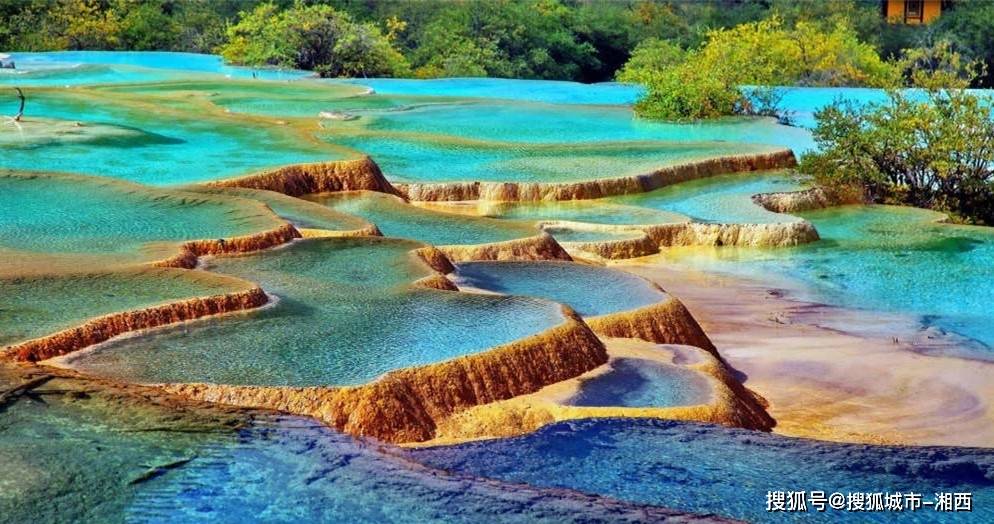 四川九寨沟报团旅游要花多少钱,去四川玩多少天最好?