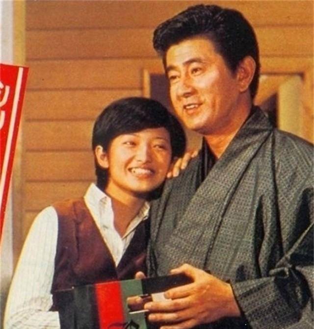 大岛茂旷世恋:爱妻患病40年不离不弃,83岁去世当天娶了他初恋