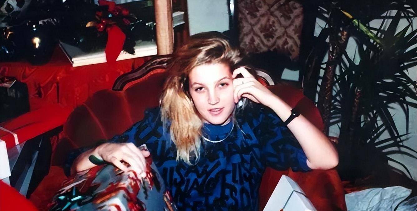 猫王唯一的女儿:继承上亿遗产,离婚4次负债累累,儿子开枪自尽_丽莎