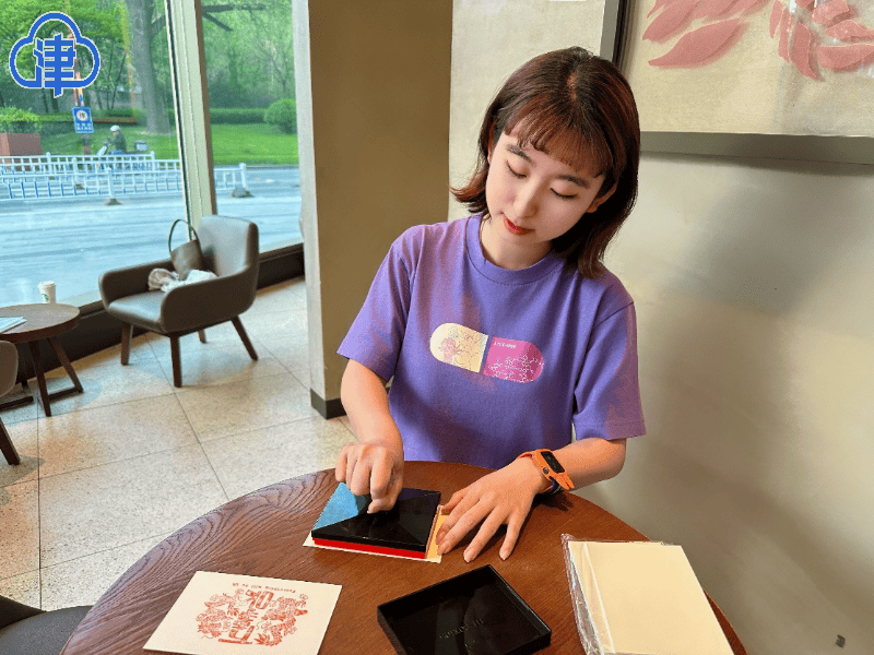 集章打卡还需回归初衷_印章_小郑_活动