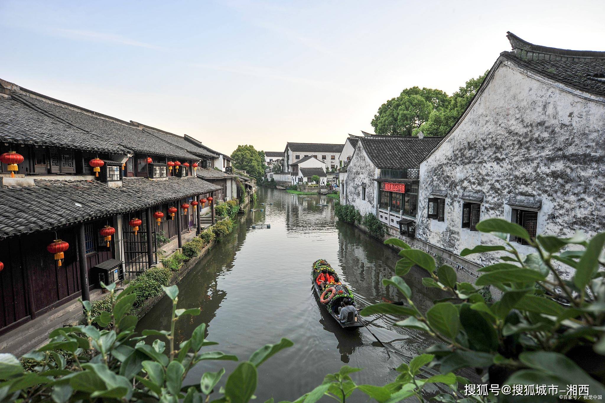 在这里,我们欣赏了传统的建筑风格,品尝了当地的美食,深入了解了当地