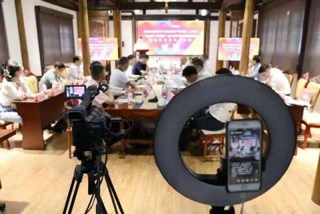 湖州理工劳工市场好不好？“校友会帮”，助推大学生劳工市场！(图2)