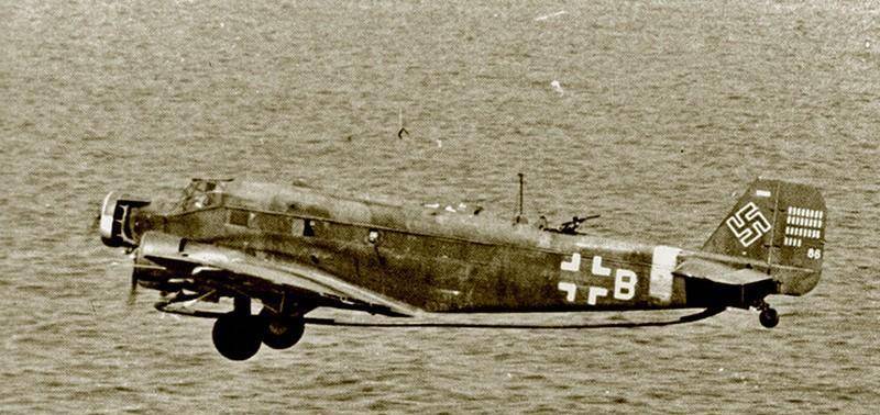 隆美尔之泪:65架德军运输机30米超低空偷渡,排着队被全歼