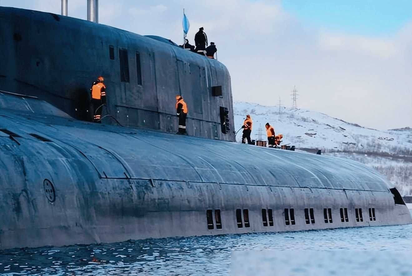 俄罗斯镇国之宝:北风之神级核潜艇,一枚导弹造价达33亿