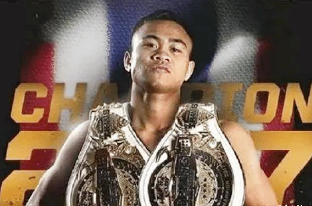 当年"倒追"黑人拳王,3年生俩娃的中国女孩,现在过得如何?