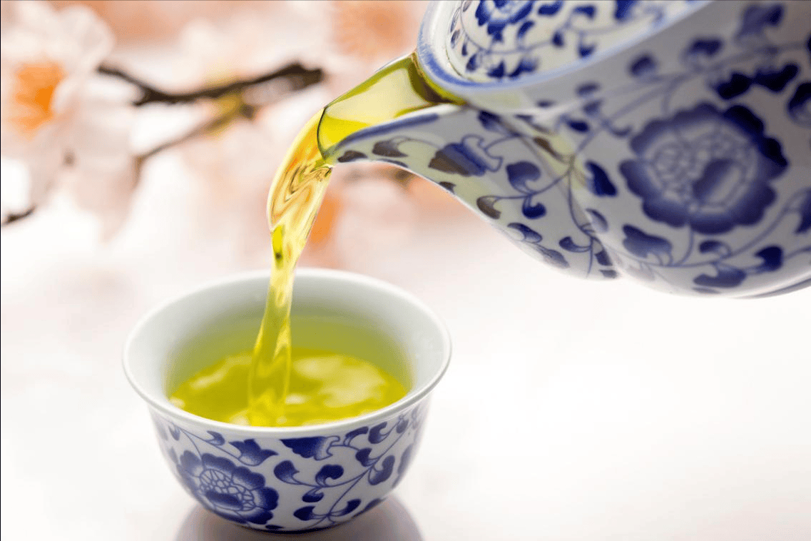 老年人喝蜂蜜水(老年人喝蜂蜜水的好处和坏处)