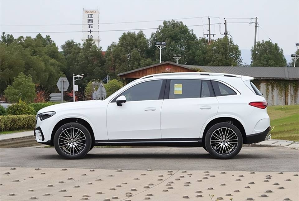 "价格战"进入白热化!奔驰glc直降8.2万,一个月就卖19000台