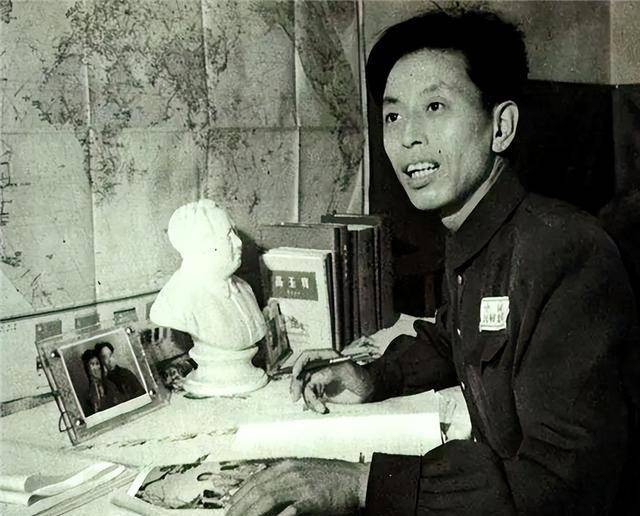 写出"周扒皮"的高玉宝,被周家后人戳着脊梁骨骂,究竟谁对谁错