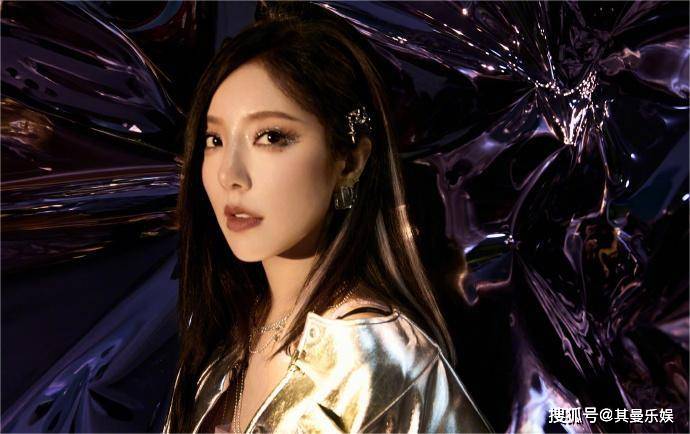 这一次,赵奕欢用她的美照再次震撼了我们的视觉神经,展现了她的霸气