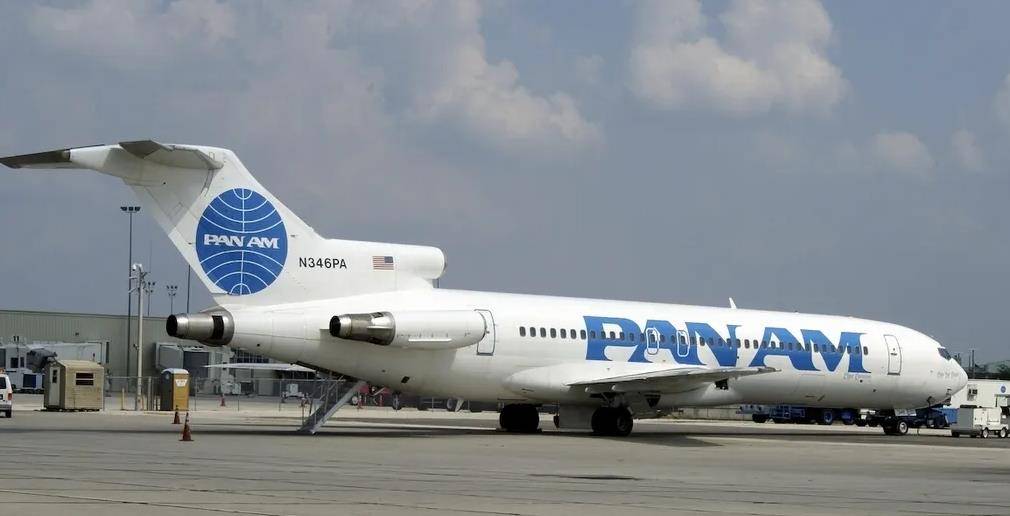 航空公司的噱头1990年,泛美航空公司正经历着成立以来最艰难的时刻.
