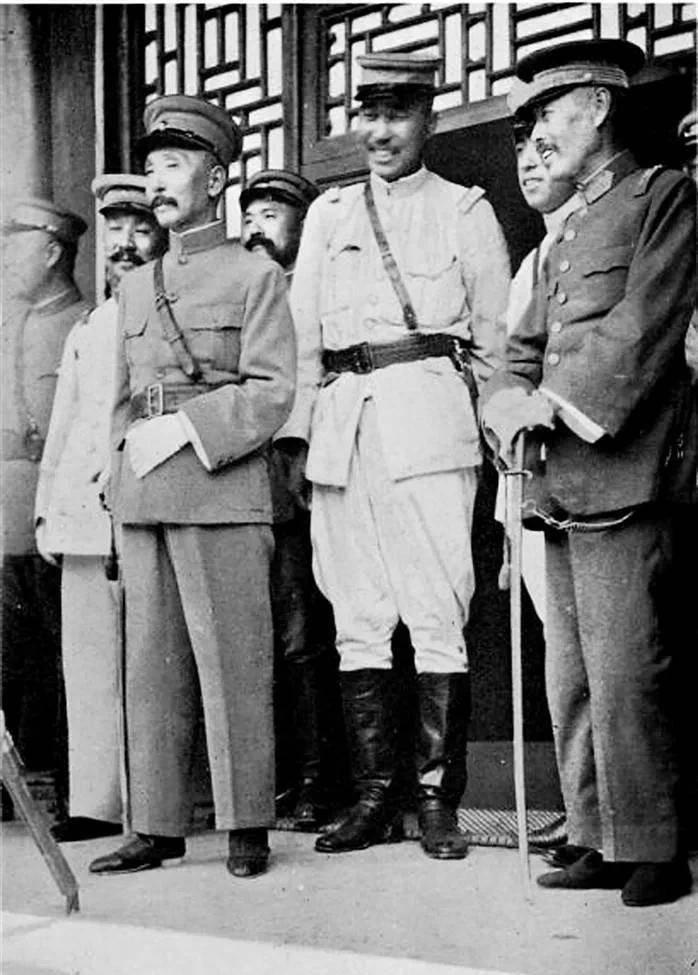 狗肉将军张宗昌娶23房姨太太,组建白俄军团,被杀后无人收尸