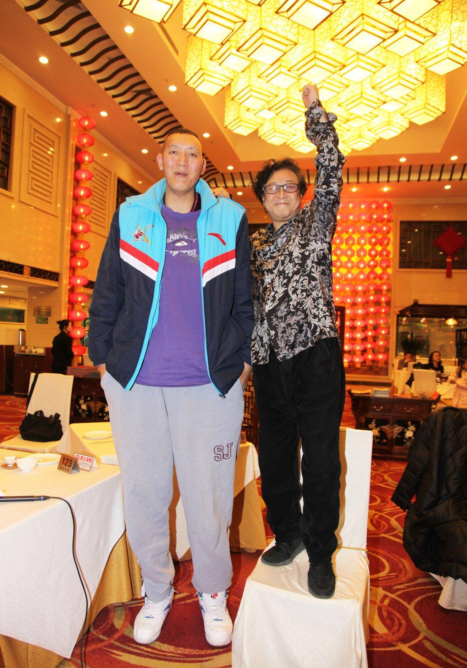 9米妻子的东北巨人孙明明,如今过得怎么样