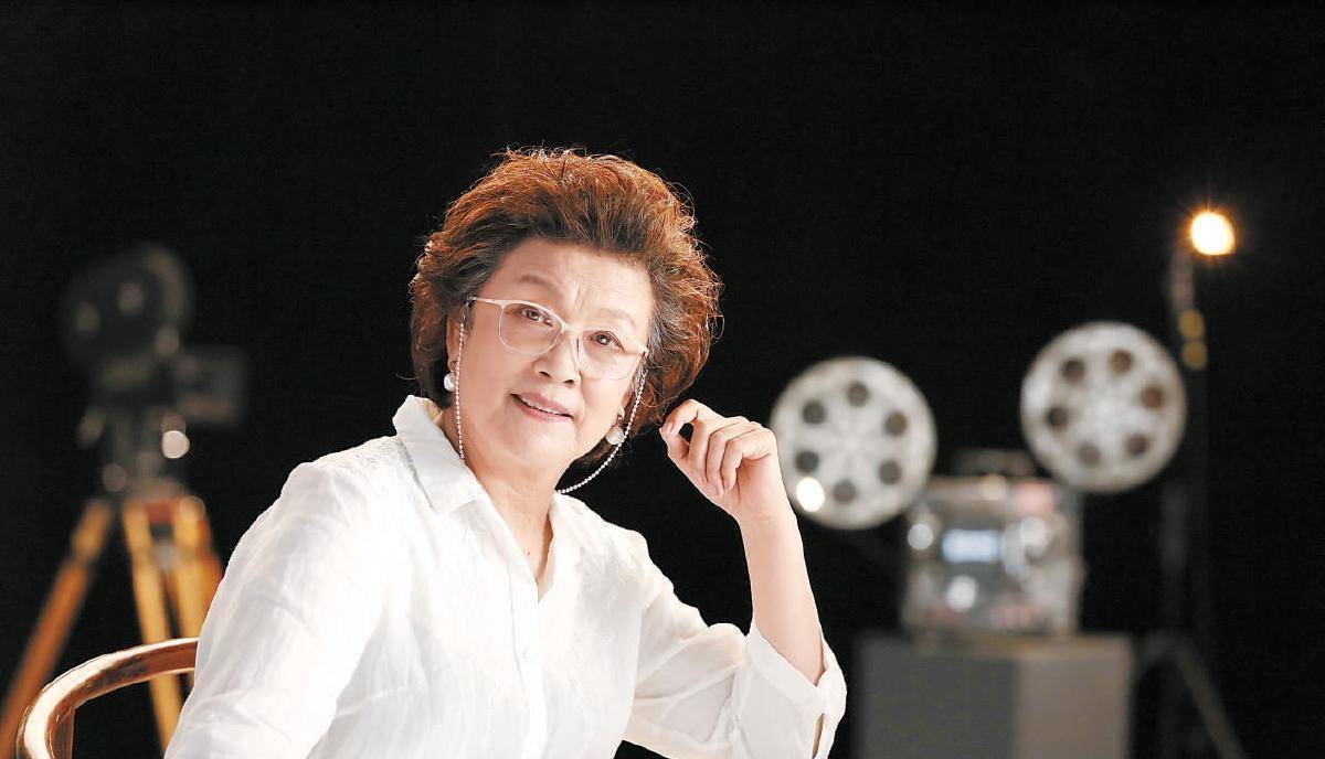 宋春丽:国家一级演员,一生没子女,却在当奶奶的年纪成了母亲