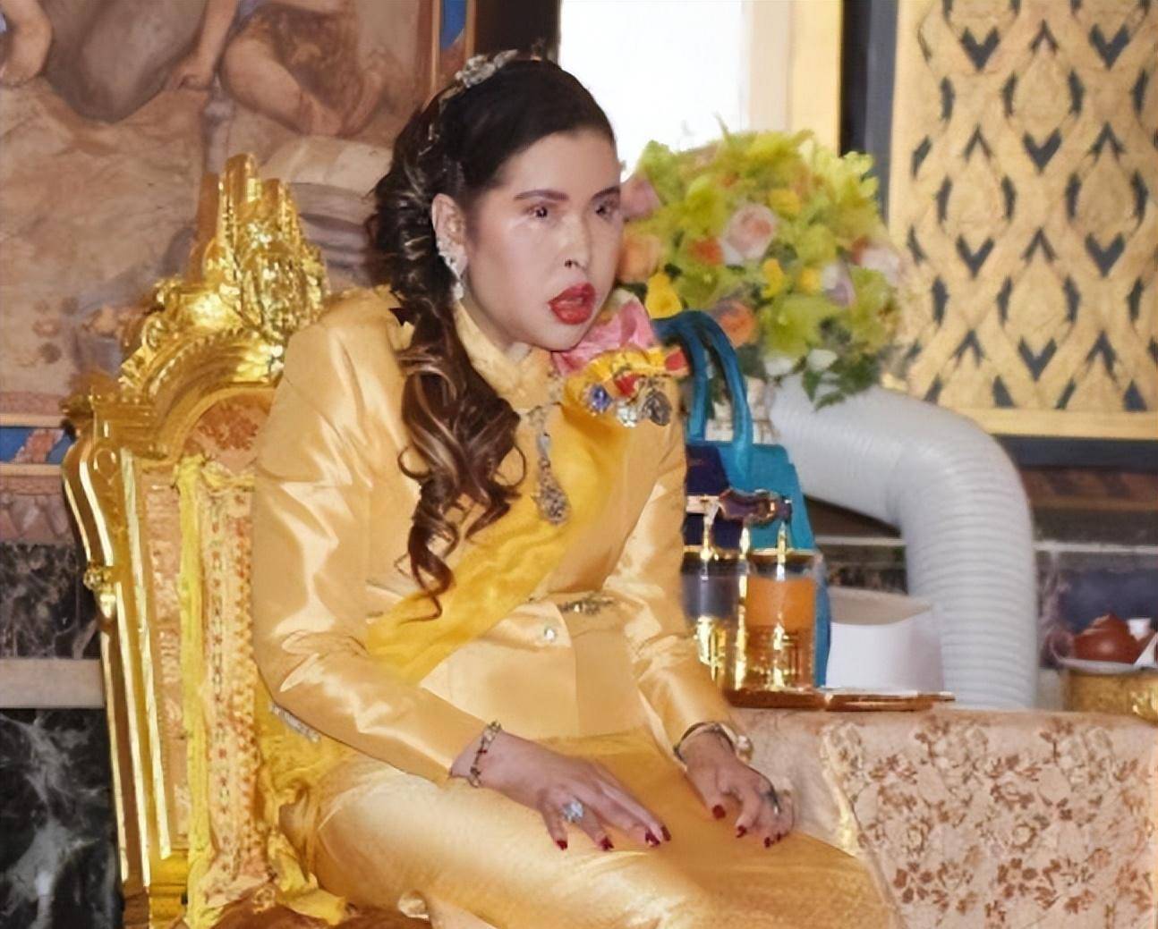 泰国最惨公主:父母近亲结婚,天生面瘫血友病,下嫁保镖又被家暴