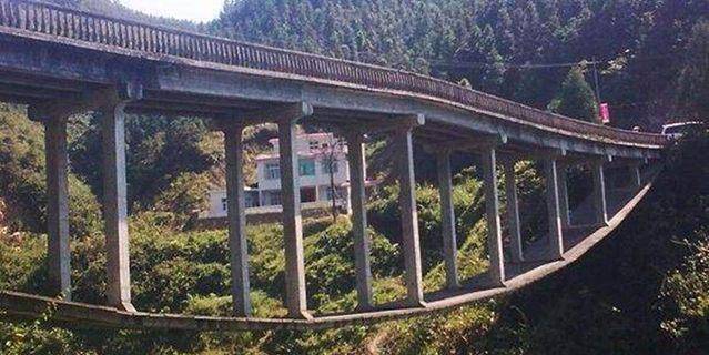 湖南一座大桥全程没桥墩,被载入史册,设计师仅初中毕业