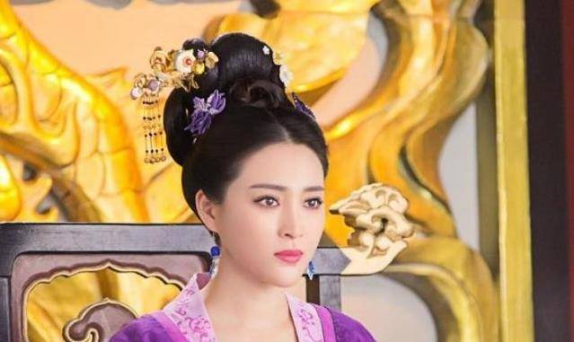大臣告诉皇帝原因,皇帝让人脱下衣服_刘娥_宋真宗_武则天