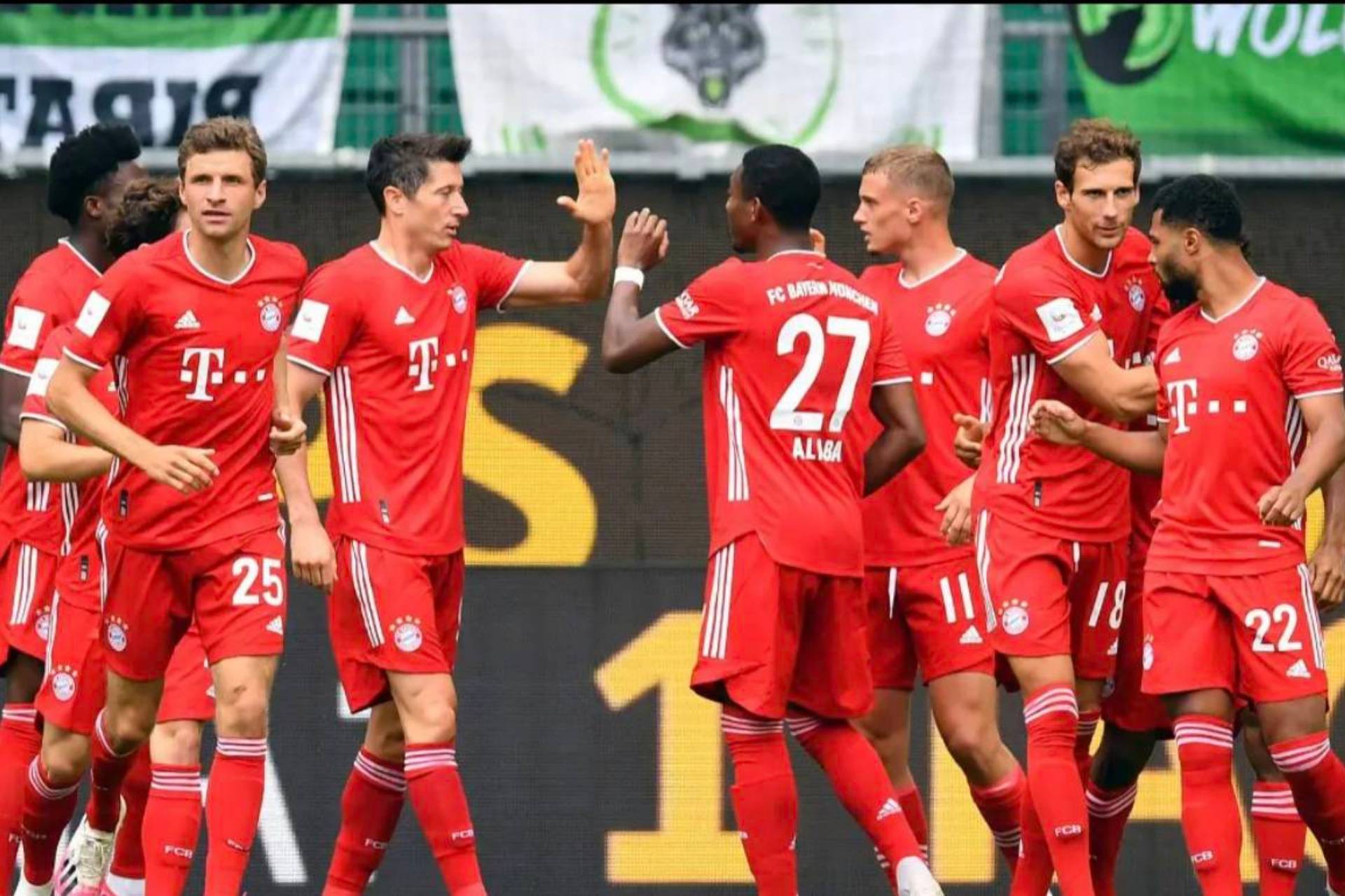 拜仁慕尼黑强势领跑积分榜 多特蒙德紧追不舍展开激烈对决