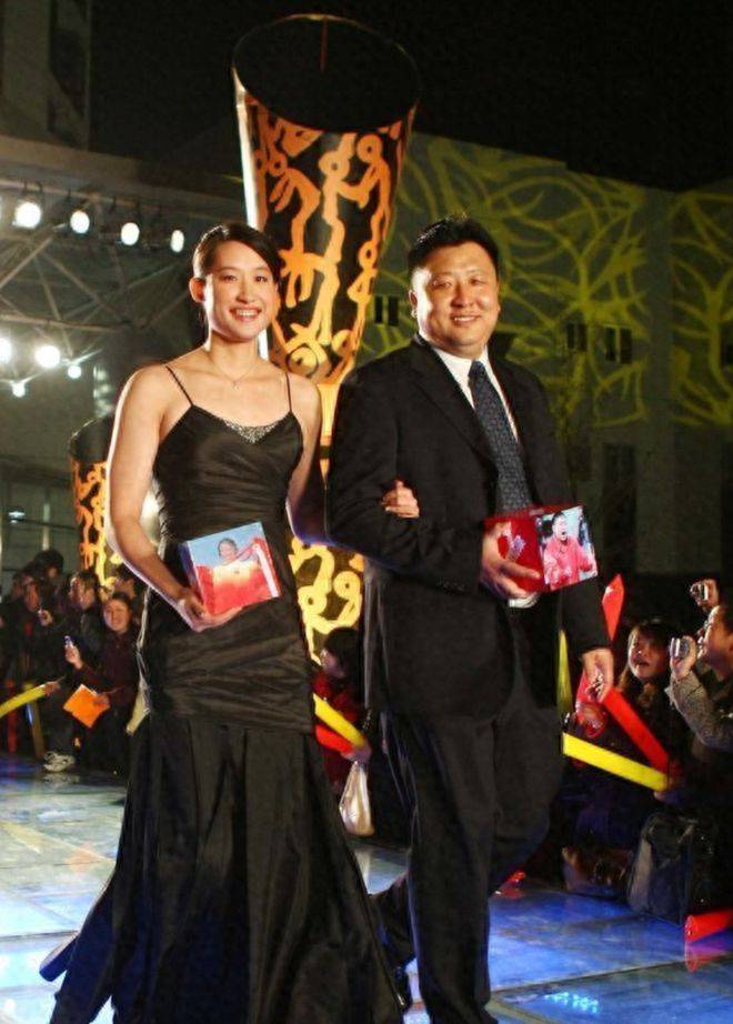 奥运冠军刘子歌:嫁给50岁教练,父母缺席婚礼,如今移居澳洲