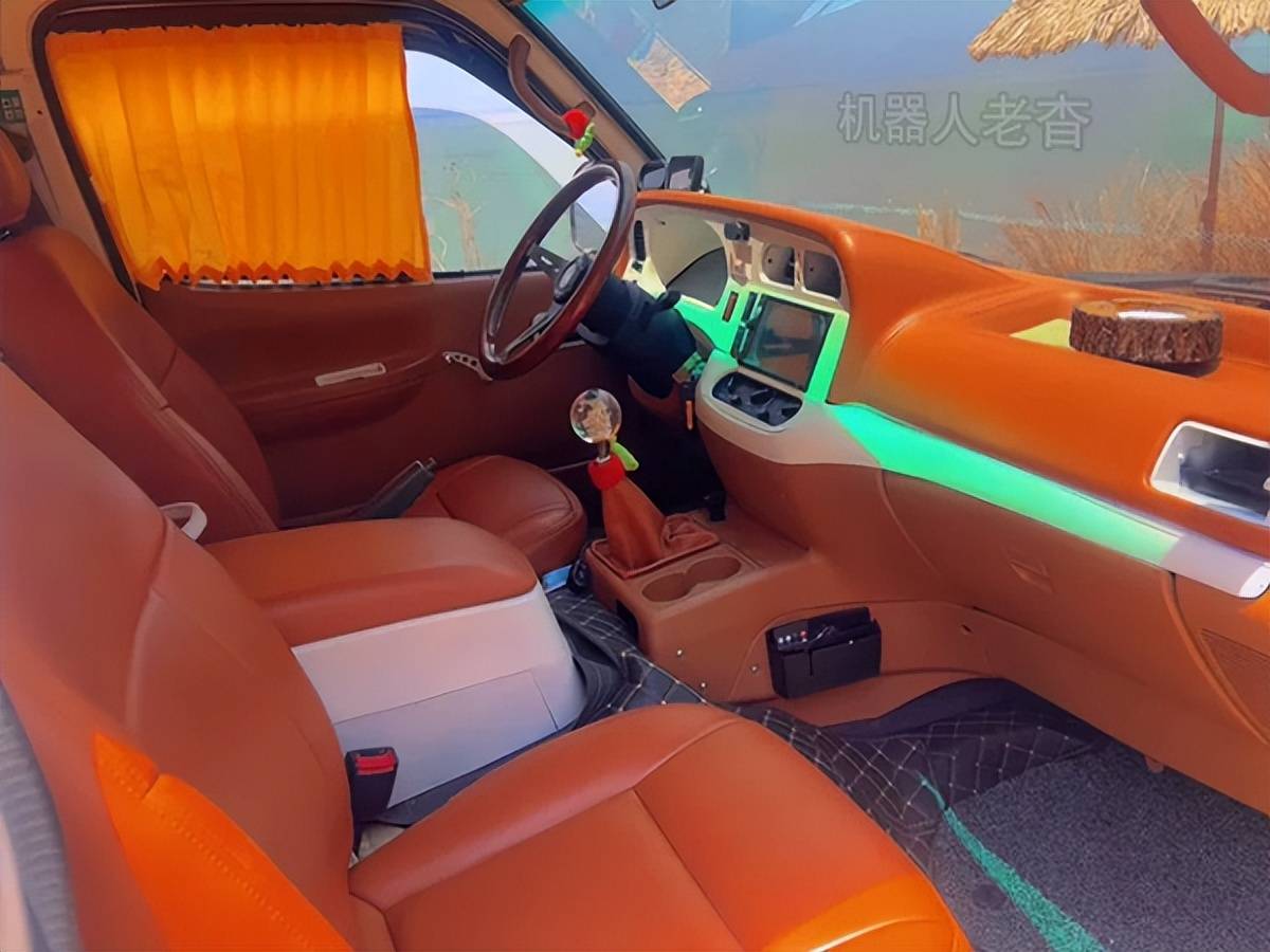 女生版旅居车来了,金杯大面包改装温馨露营车,diy床车自驾游