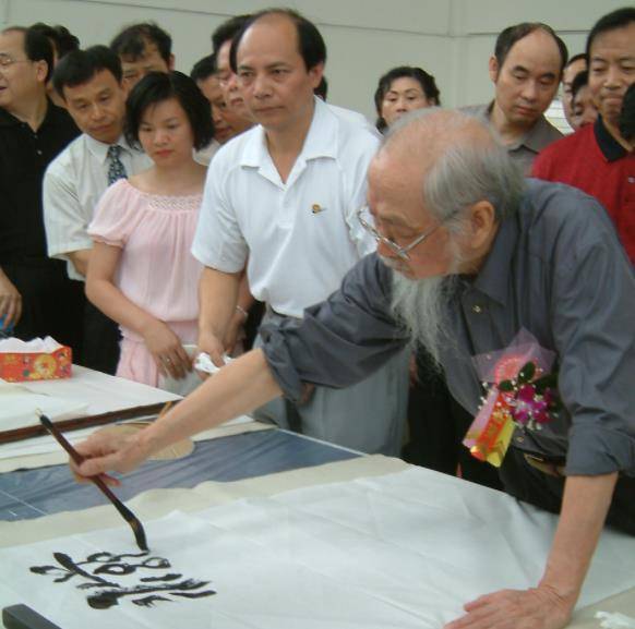 108岁的文怀沙:想要活到99,多吃肥肉多喝酒,多和异性朋友往来