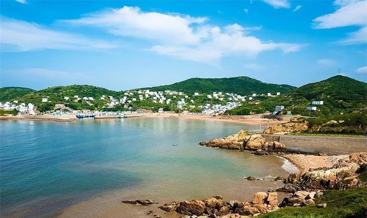 1988年我国收回一块故土,战略位置非常重要,扩展主权几十海里