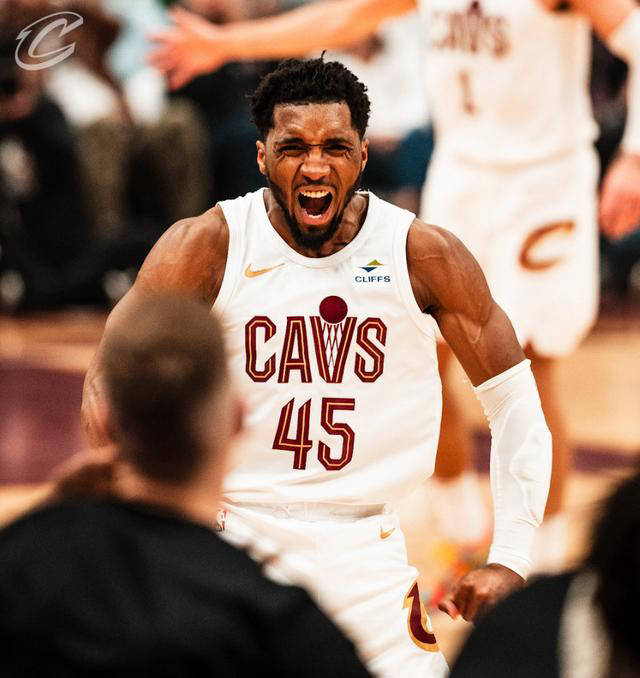 米切尔独揽33 7三分表现抢眼:骑士惜败于凯尔特人