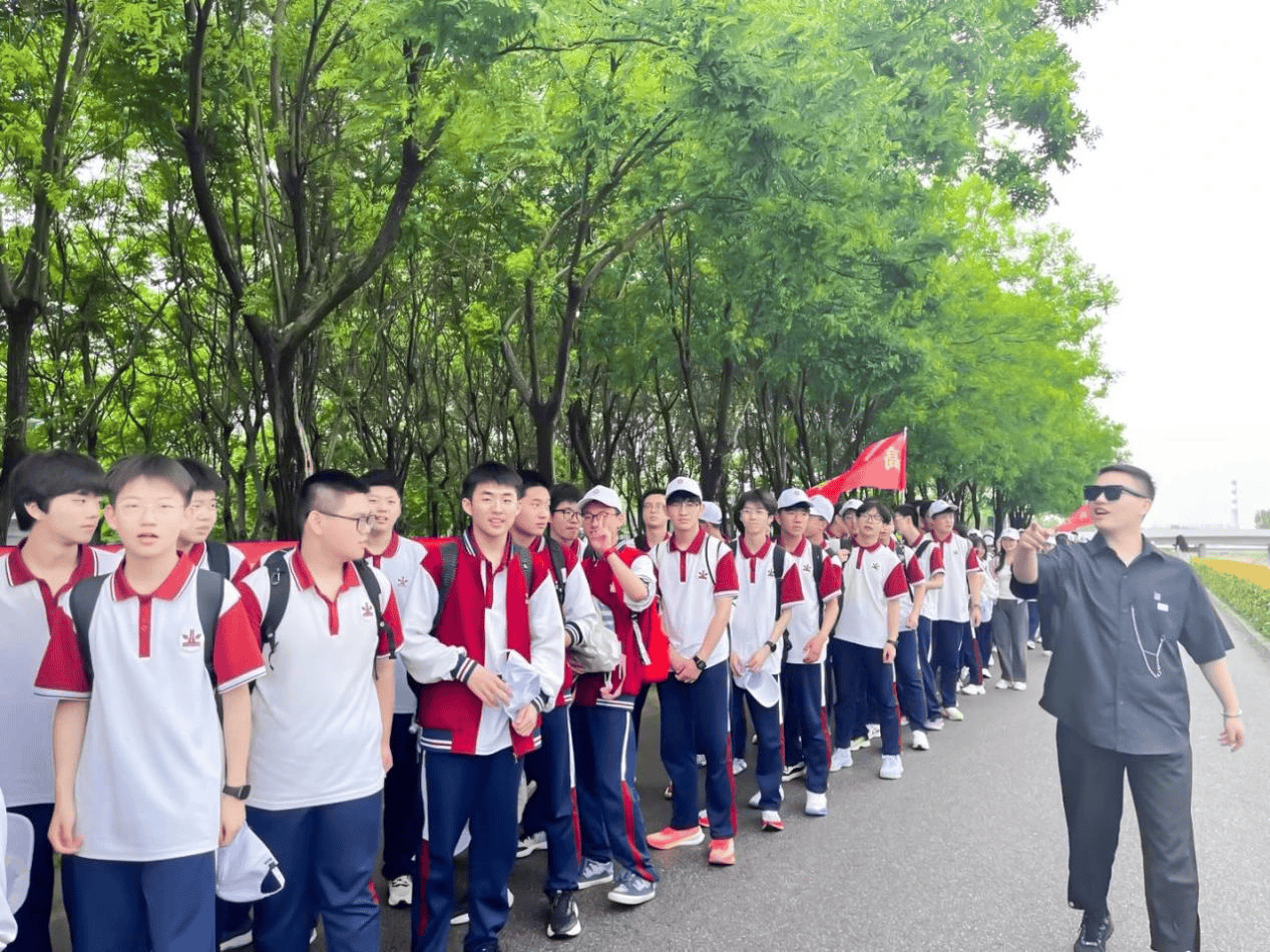 历史底蕴深厚,办学成绩卓越,被誉为陕西职业高中界的"西工大附中"!