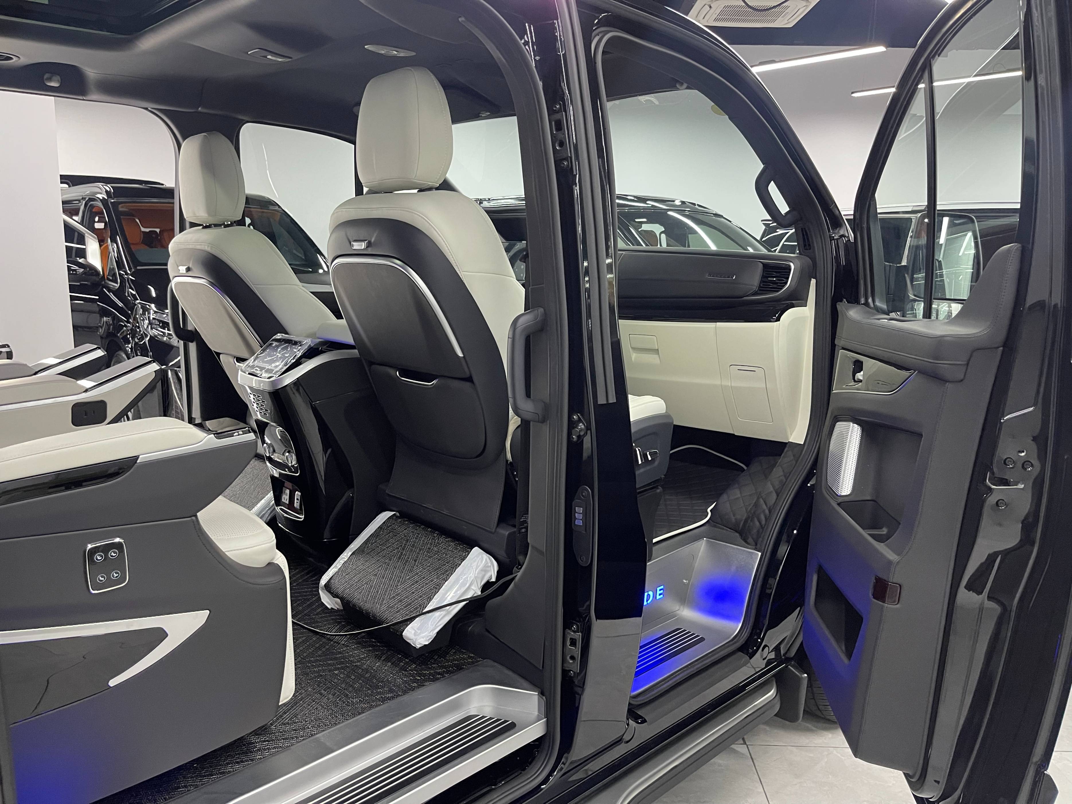 【商务车解说】买一款福特克蒂大赢家,售前售后都能够给到你保障