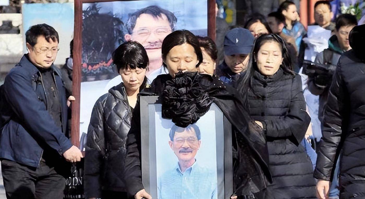 "布鞋院士"李小文:每天带酒壶上课,曾被误认为是修理工