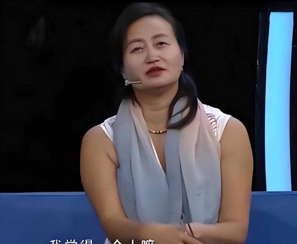 回顾:57岁大妈就喜欢小的,换了一个又一个,现任仅比儿子大2岁_王春花