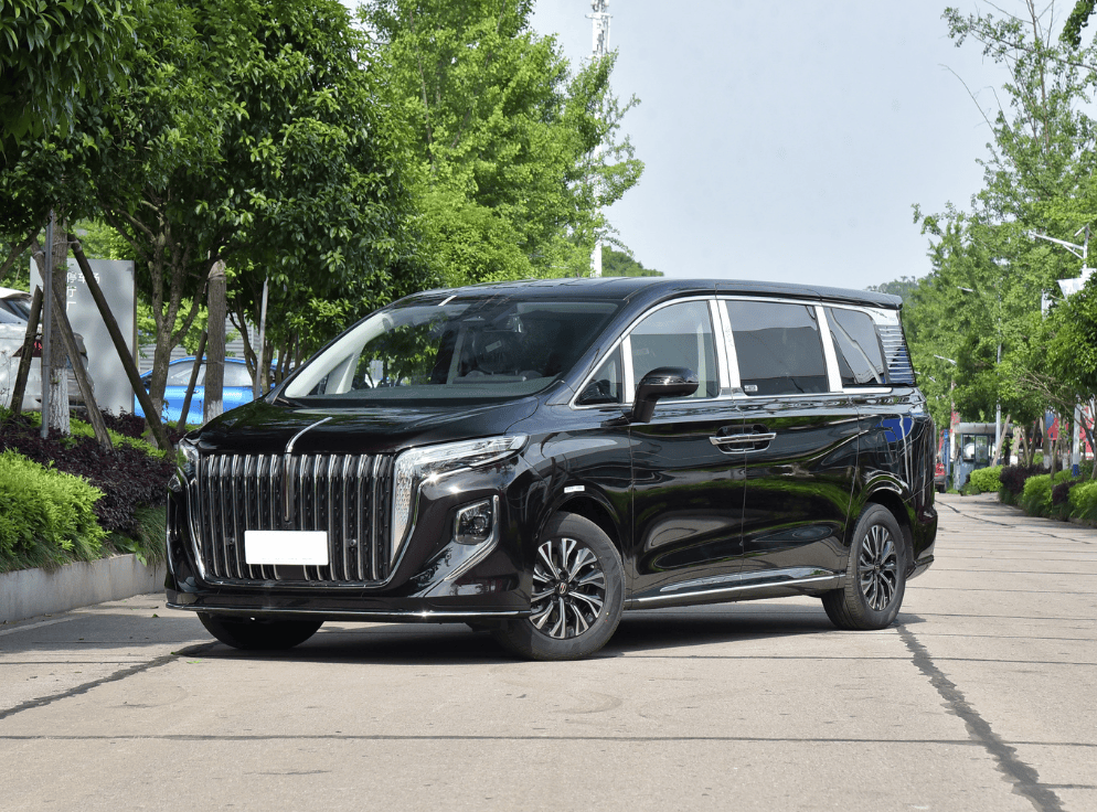 红旗hq9 phev,车长5222mm,工况油耗2.2l/100km,配12丹拿扬声器
