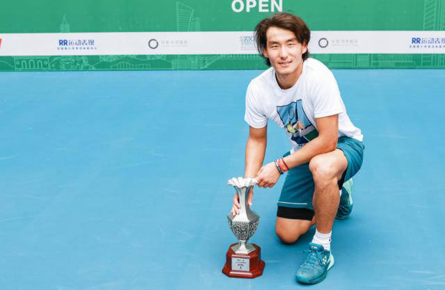 年轻新秀崭露头角,冠军里程碑达成_王美玲_克特_布云