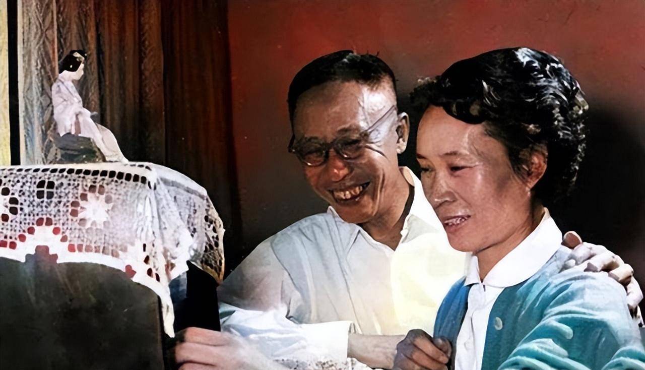 溥仪最后一晚:曾出现回光返照,求医生救他,逝世前一只眼未闭合_李玉琴