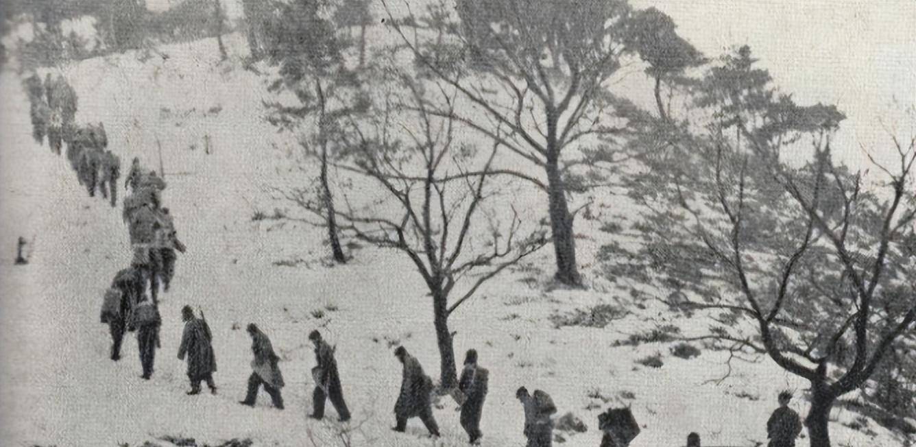 武器就去追部队,在一处小路上,孙忠良遇到了营参谋长潘辉等6名战士,孙