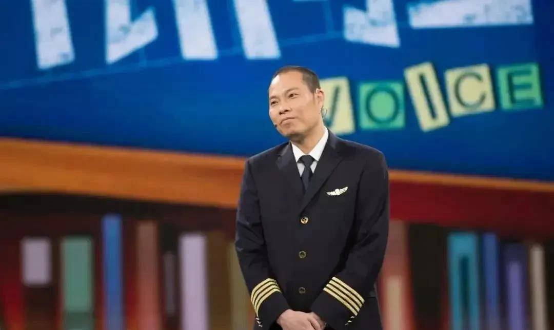 川航8633事件始末全记录,时隔一年,机长刘传健和一名女乘客相遇