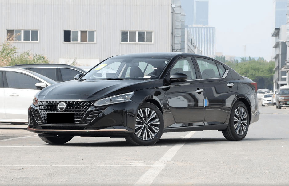 同为日系b级车,日产天籁对比本田雅阁,谁更值得买?